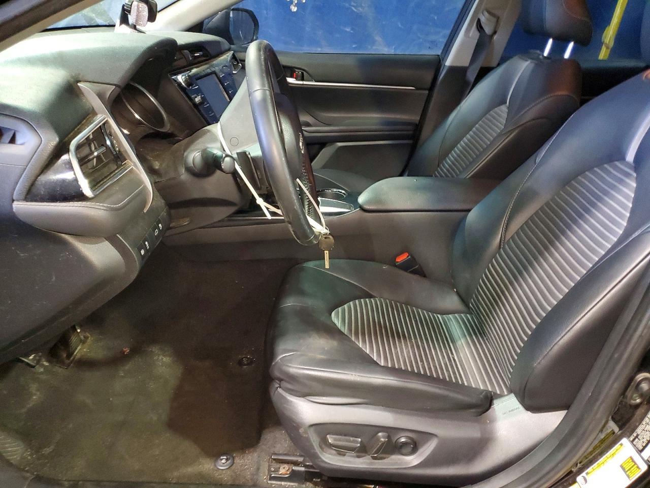 2018 TOYOTA CAMRY