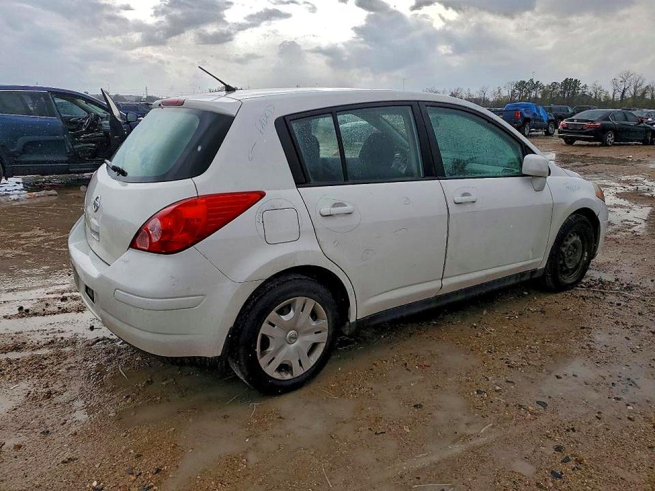 2012 NISSAN VERSA