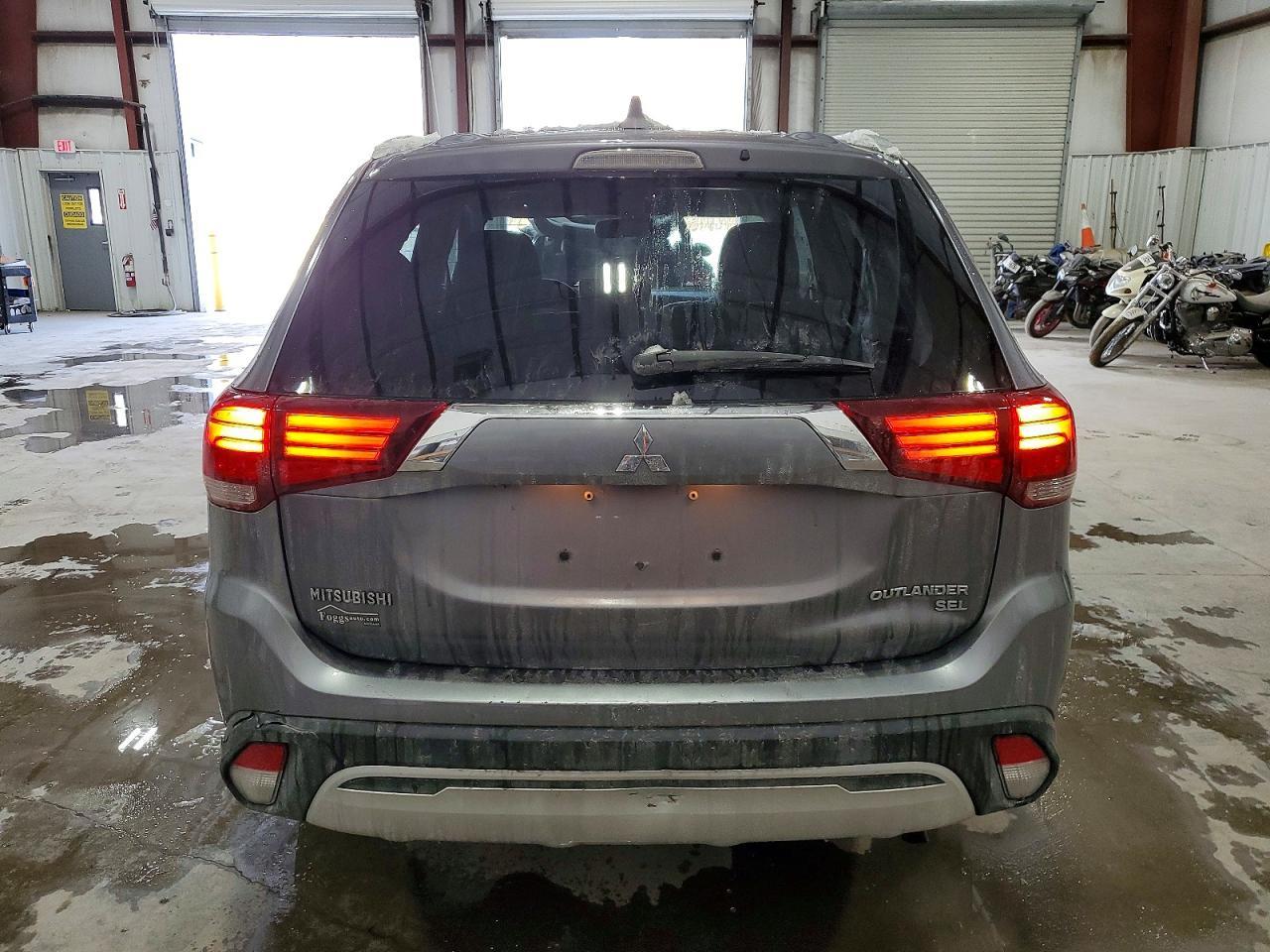 2019 MITSUBISHI outlander