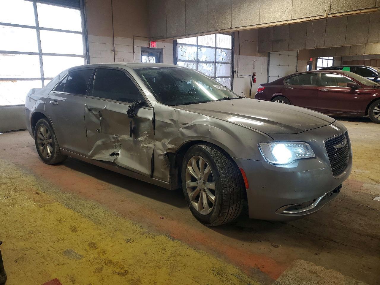 2018 CHRYSLER 300