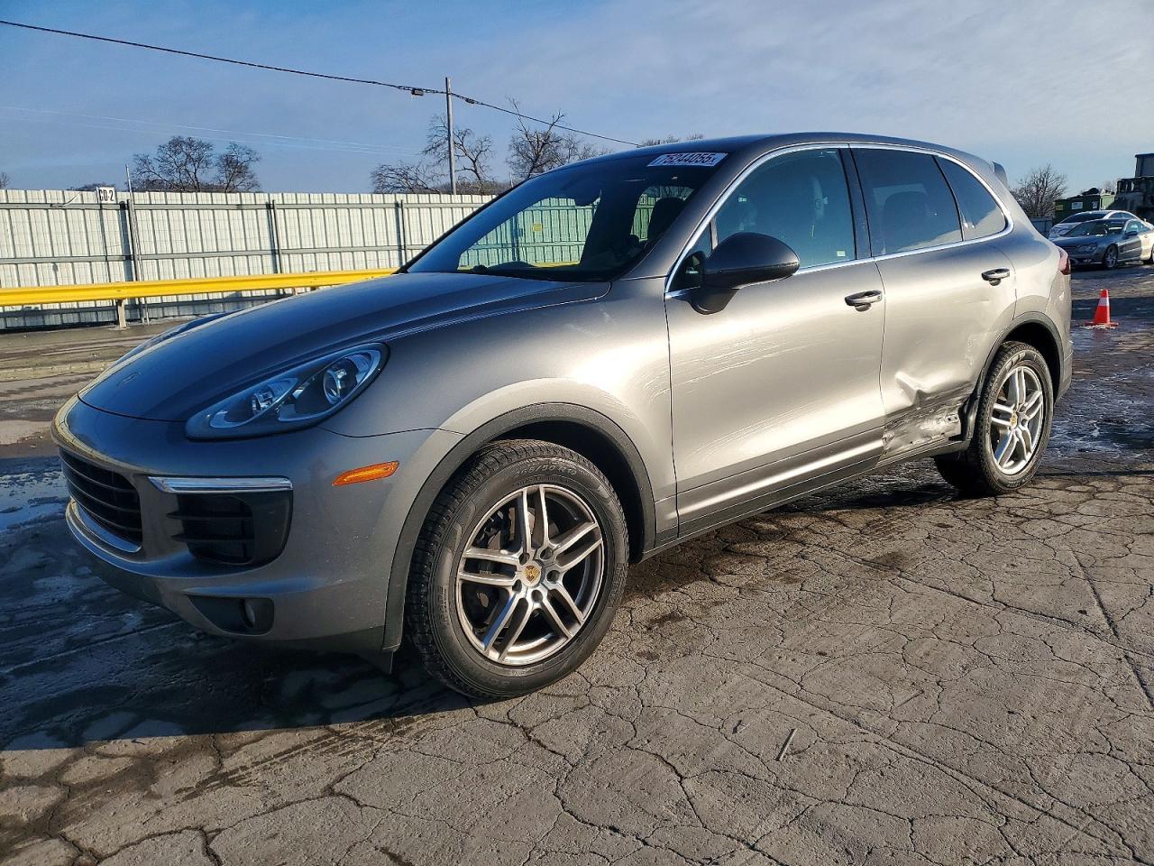 2017 PORSCHE CAYENNE
