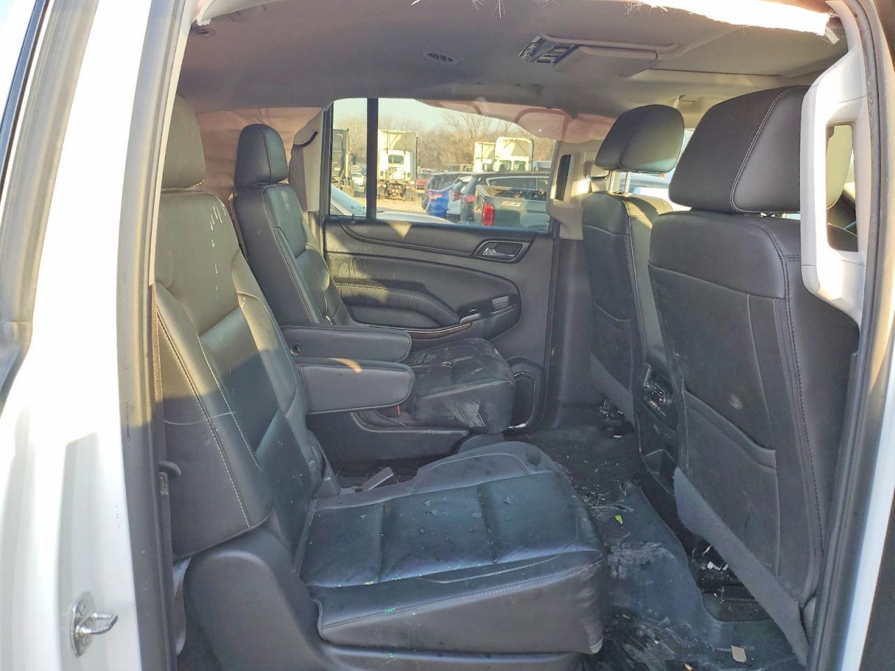 2016 CHEVROLET Suburban