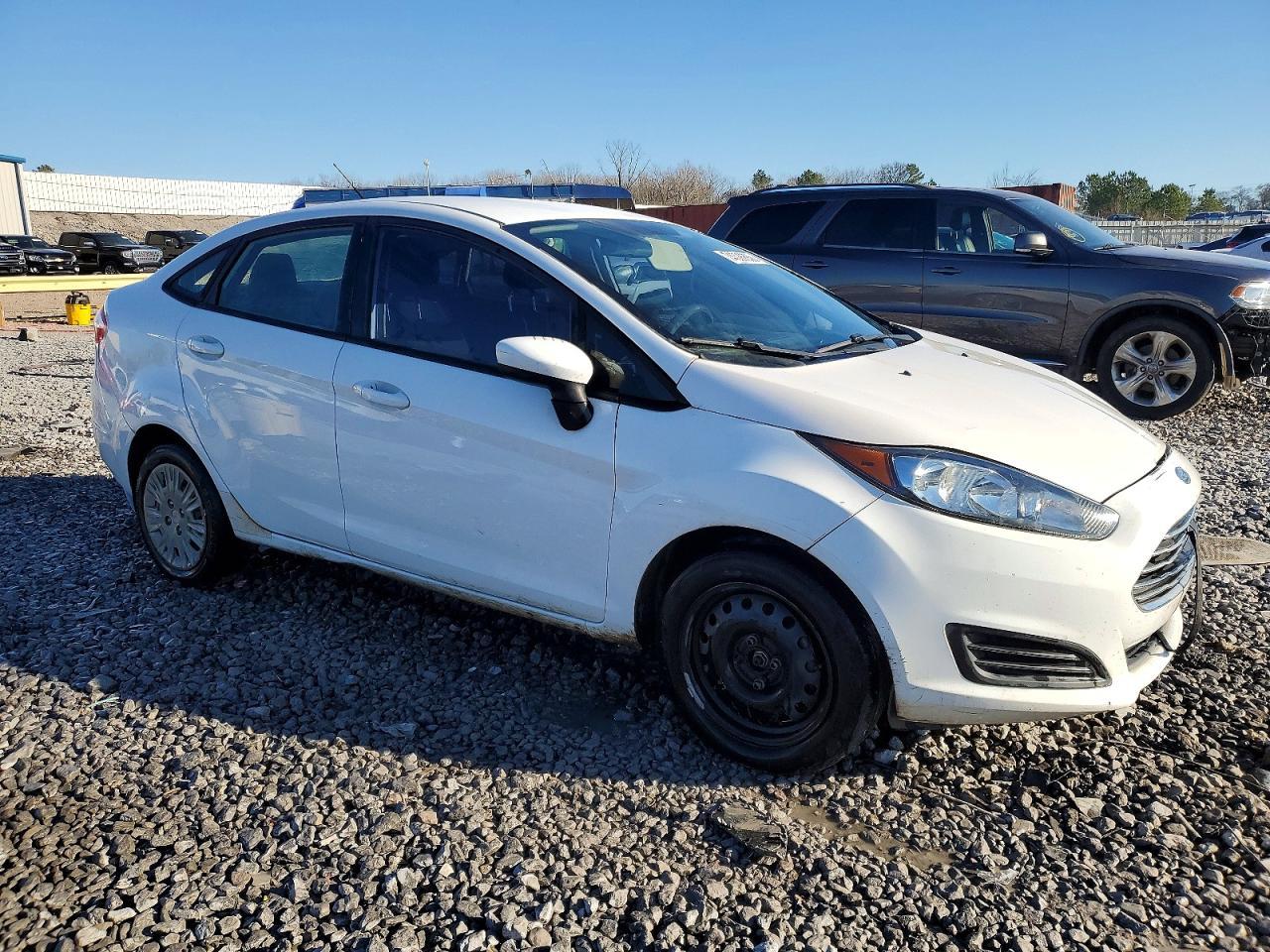 2016 FORD Fiesta