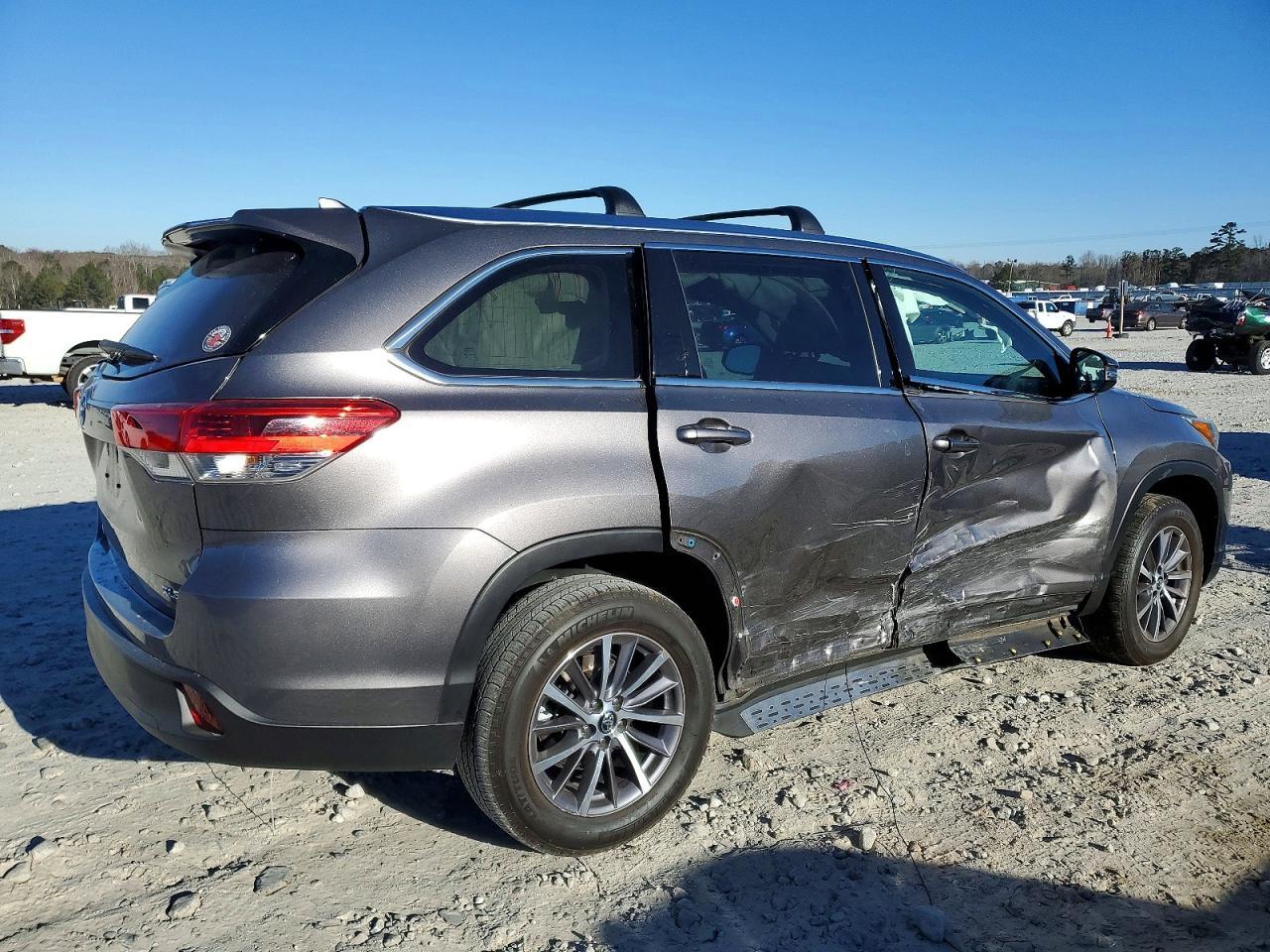 2019 TOYOTA HIGHLANDER