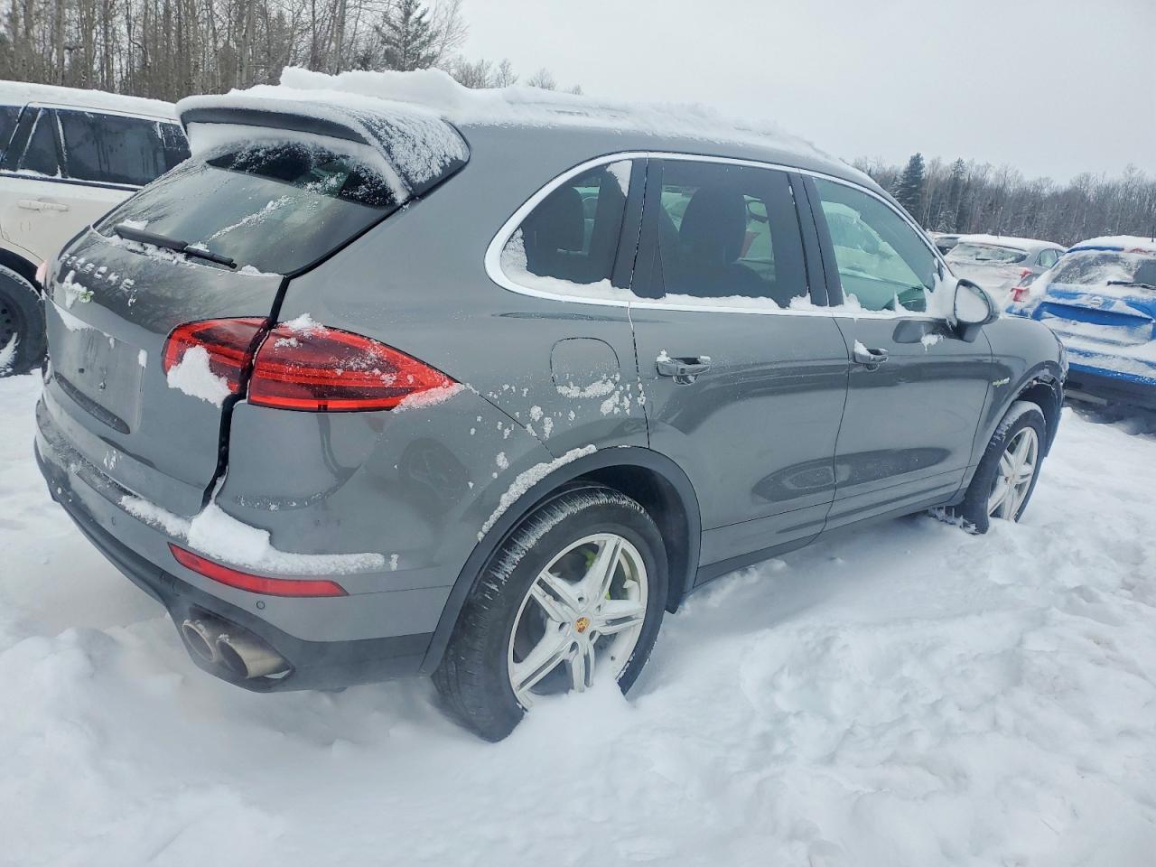 2017 PORSCHE CAYENNE