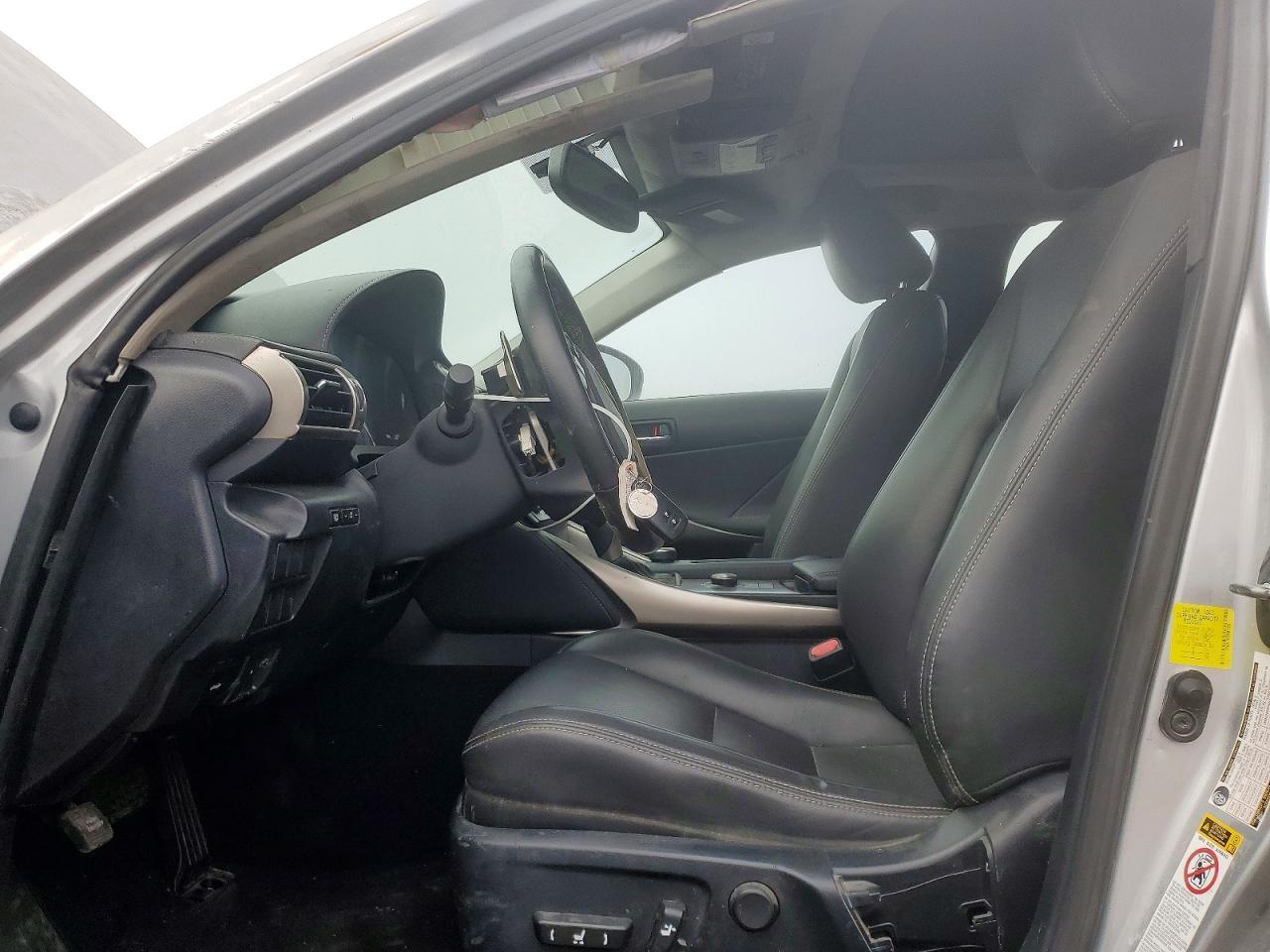2016 LEXUS IS 200t