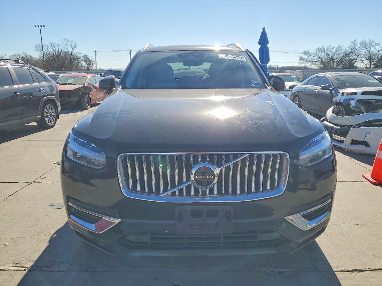 2022 VOLVO XC90