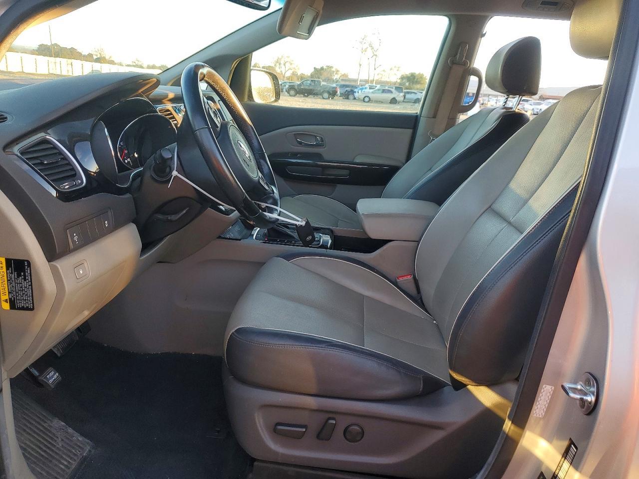 2016 KIA SEDONA