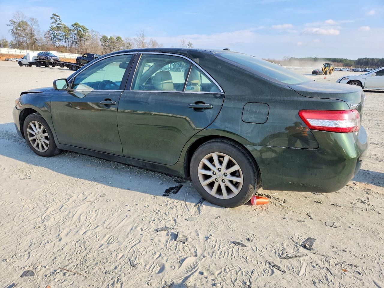 2011 TOYOTA CAMRY