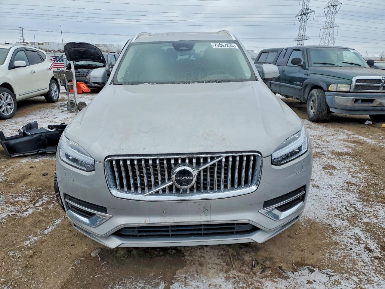 2023 VOLVO XC90