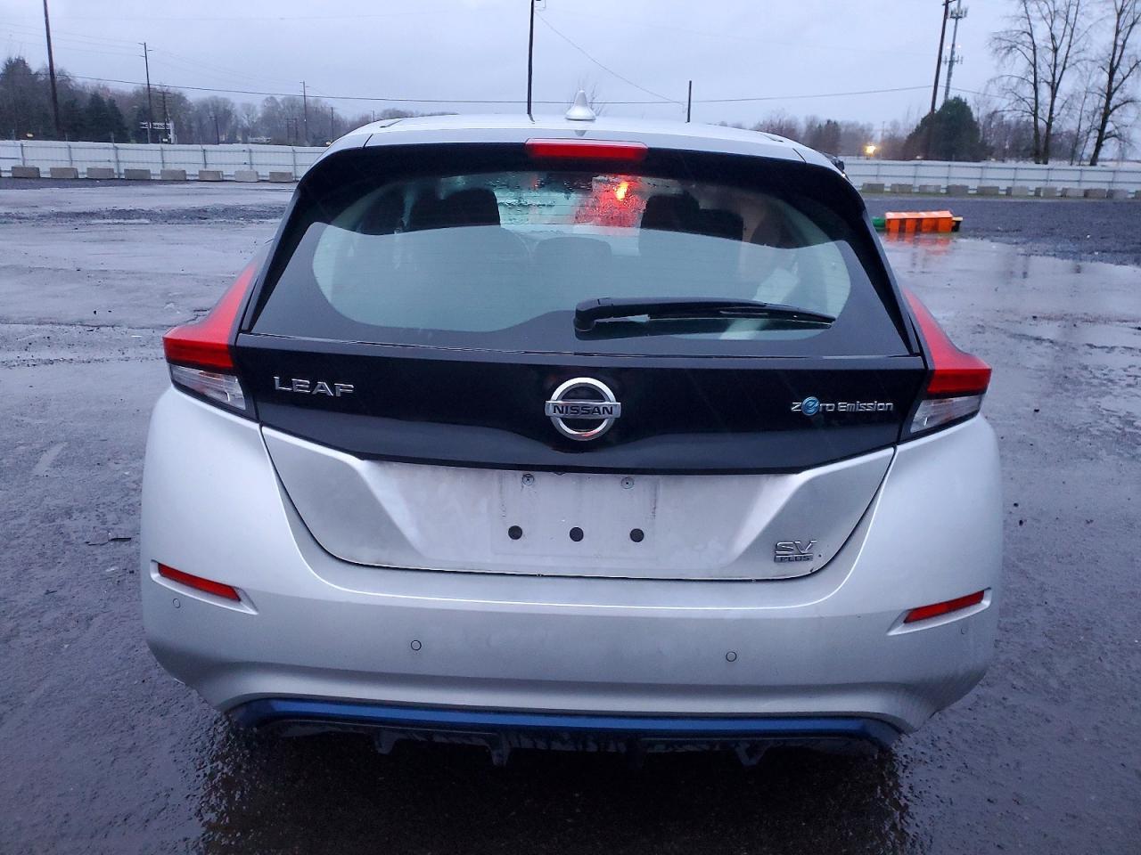 2021 NISSAN LEAF