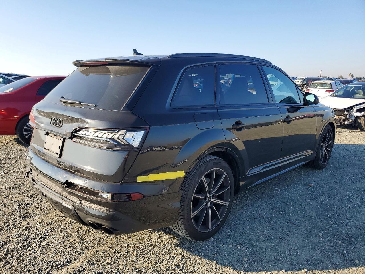2022 AUDI SQ7