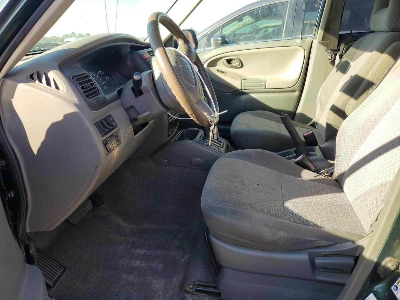 2004 CHEVROLET TRACKER