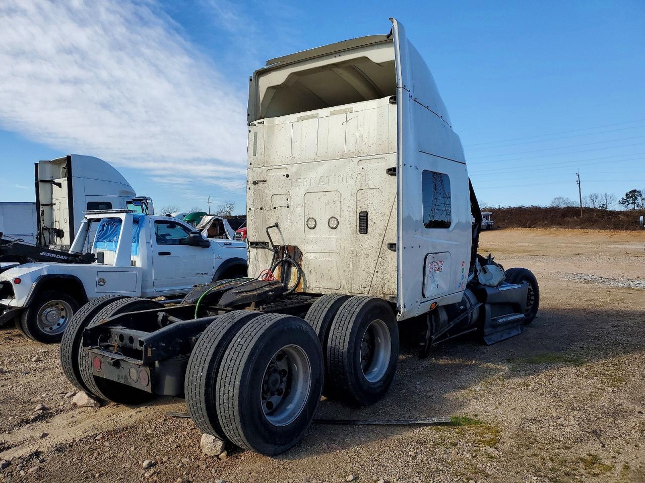 2019 INTERNATIONAL LT