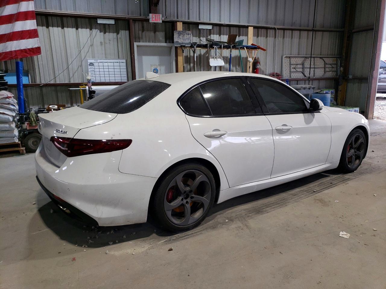 2017 ALFA ROMEO Giulia