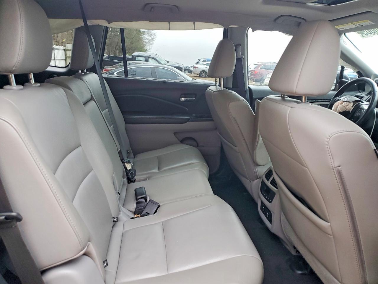 2017 HONDA PILOT