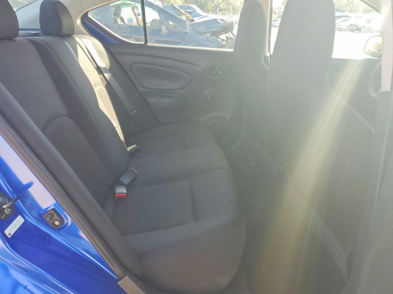 2015 NISSAN VERSA