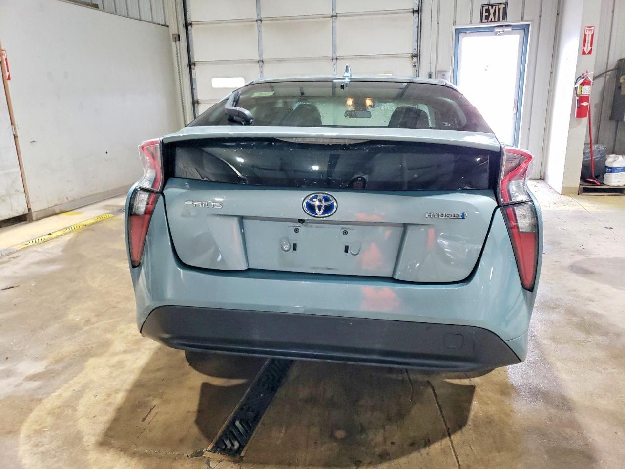 2017 TOYOTA PRIUS