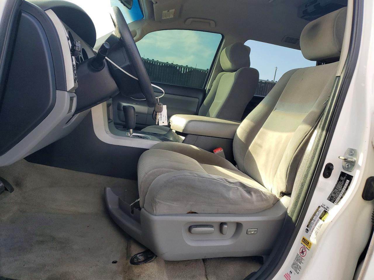 2008 TOYOTA Sequoia