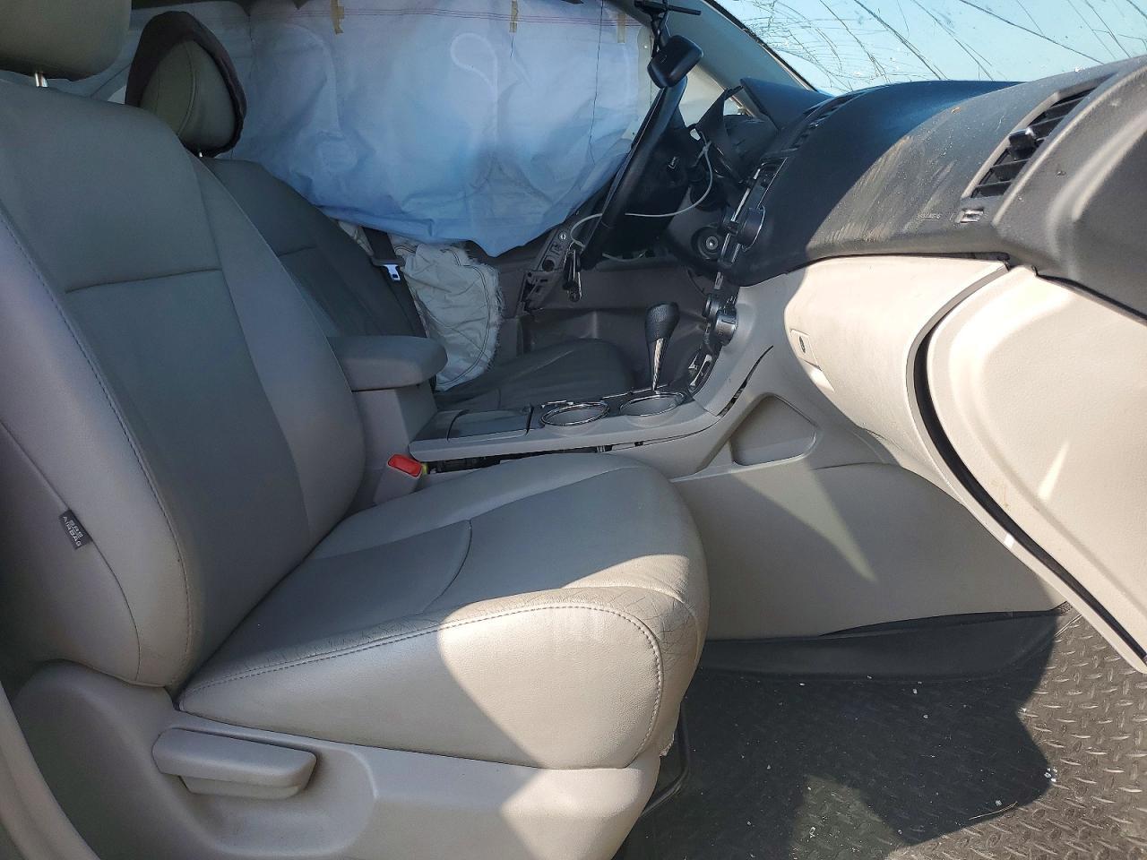 2013 TOYOTA HIGHLANDER