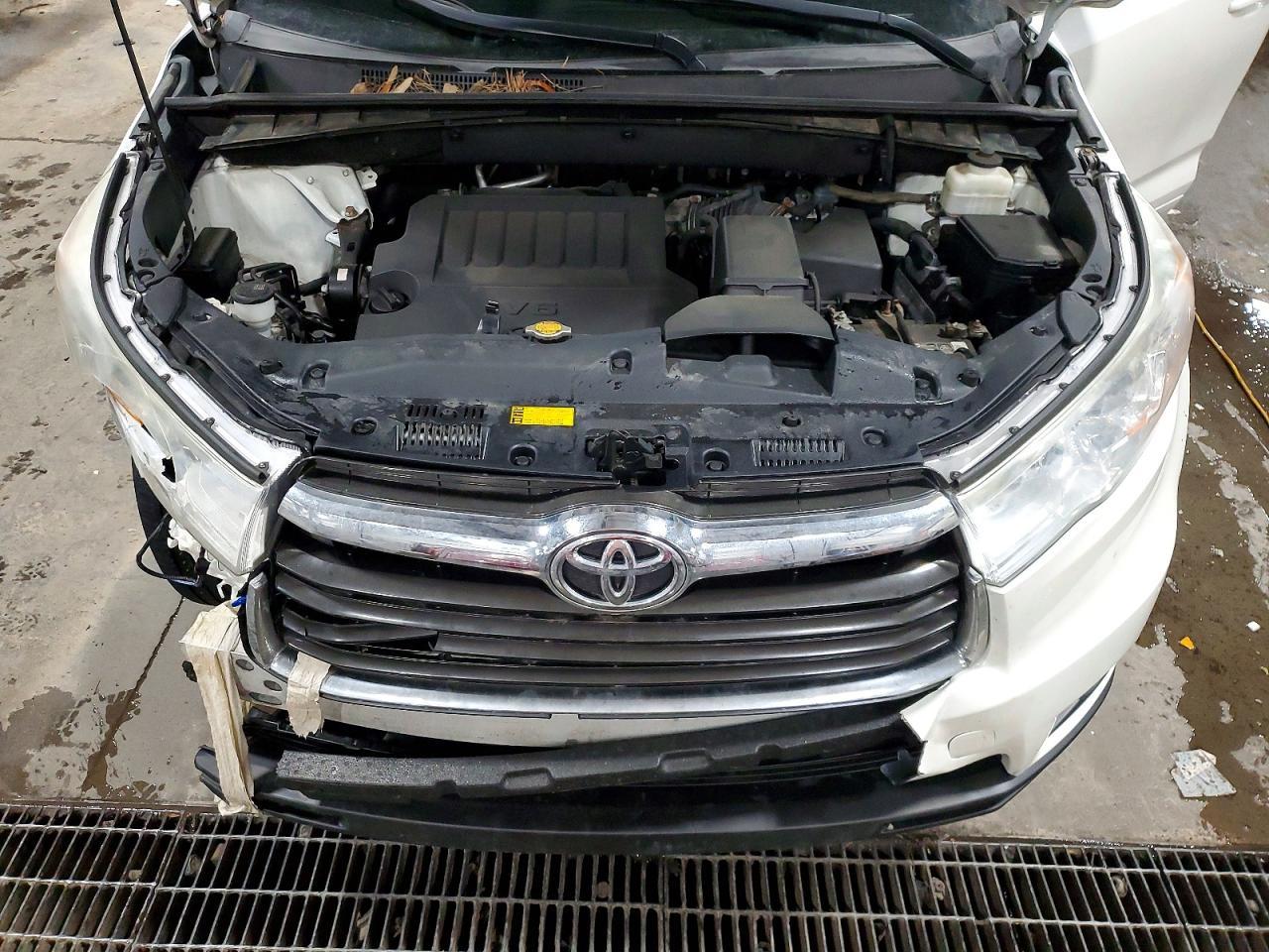2014 TOYOTA HIGHLANDER