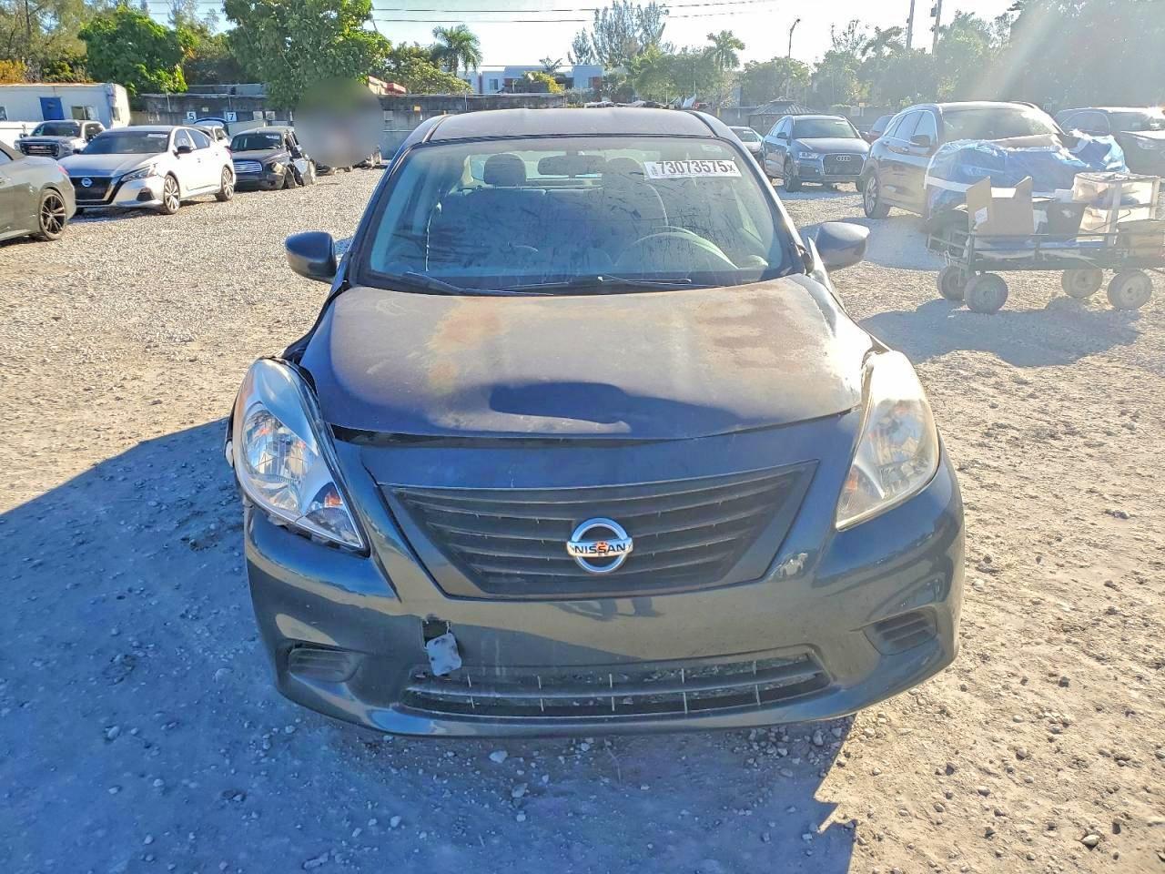 2015 NISSAN VERSA