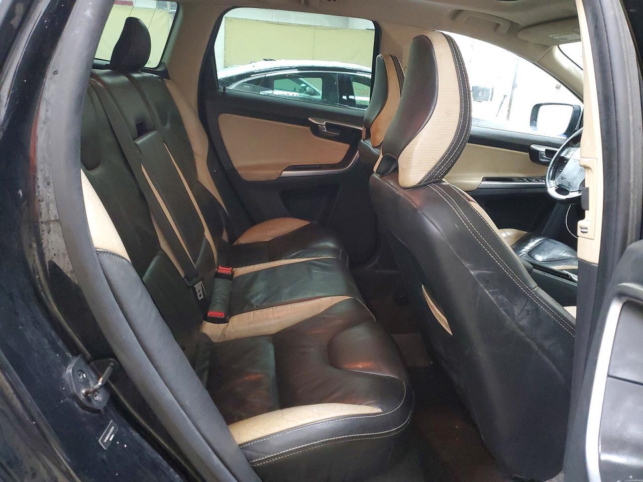 2010 VOLVO XC60