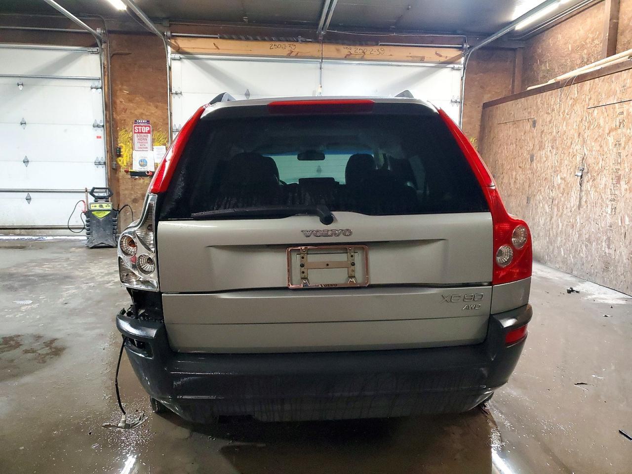 2004 VOLVO XC90