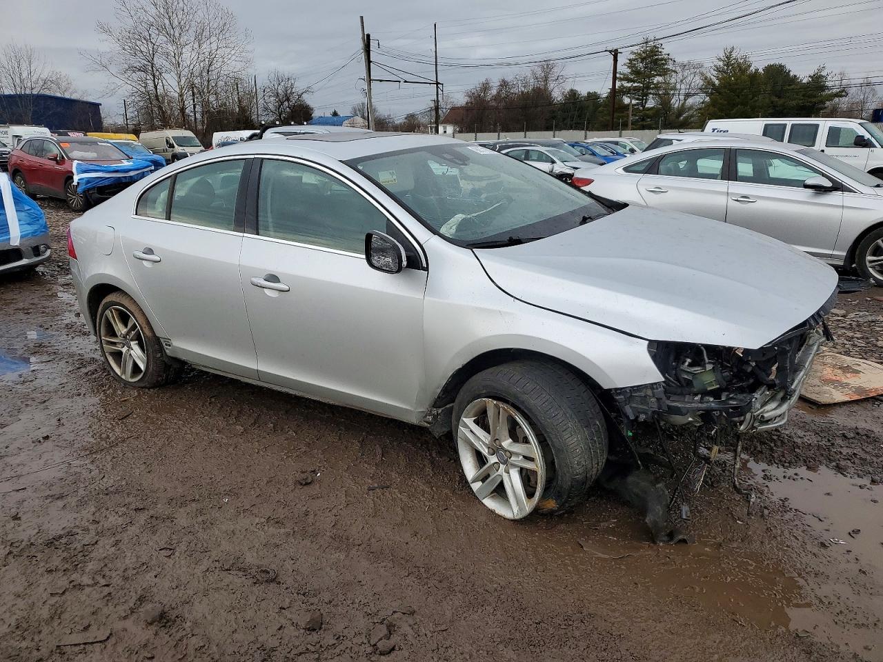 2015 VOLVO S60