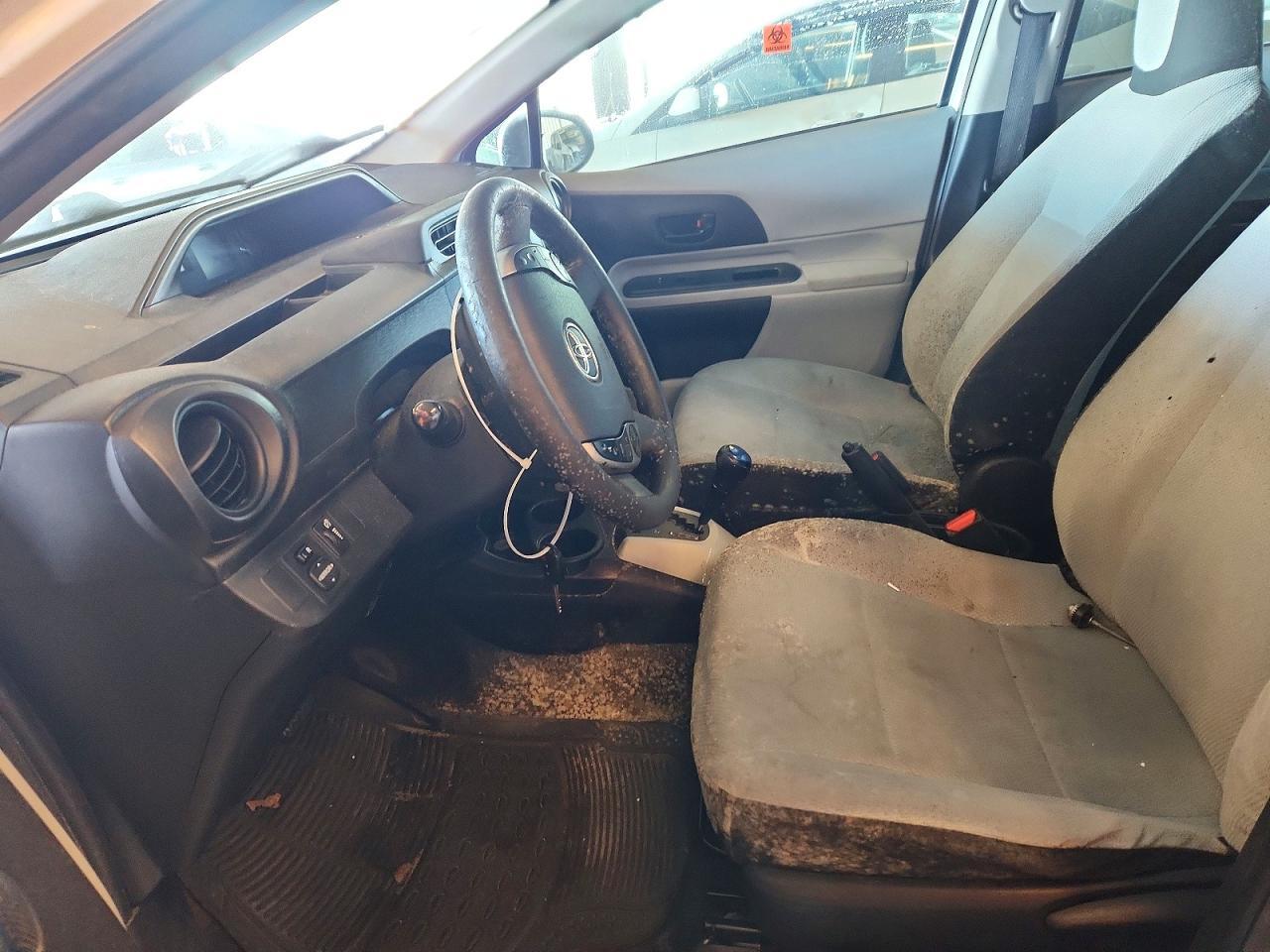 2013 TOYOTA Prius c