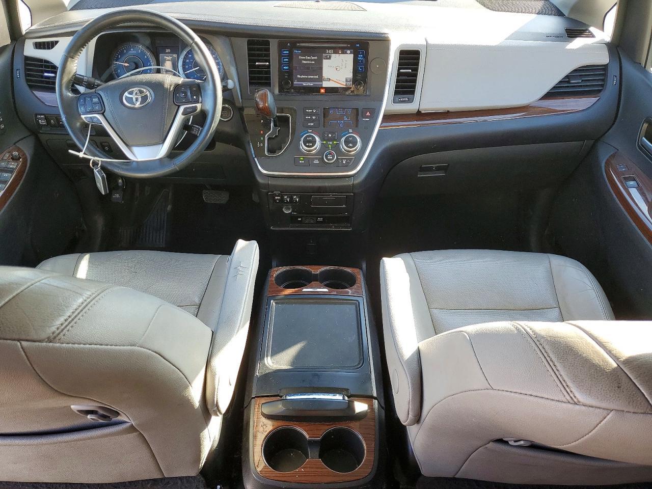 2016 TOYOTA SIENNA