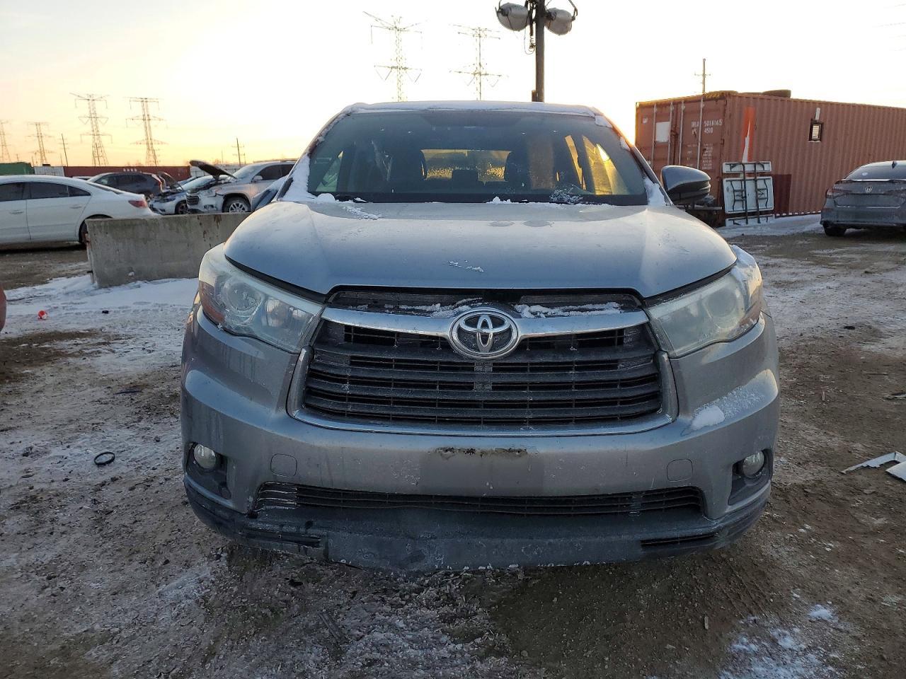 2016 TOYOTA HIGHLANDER