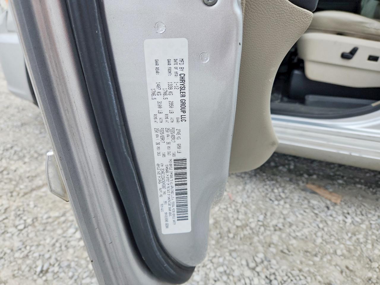 2012 CHRYSLER Town & Country