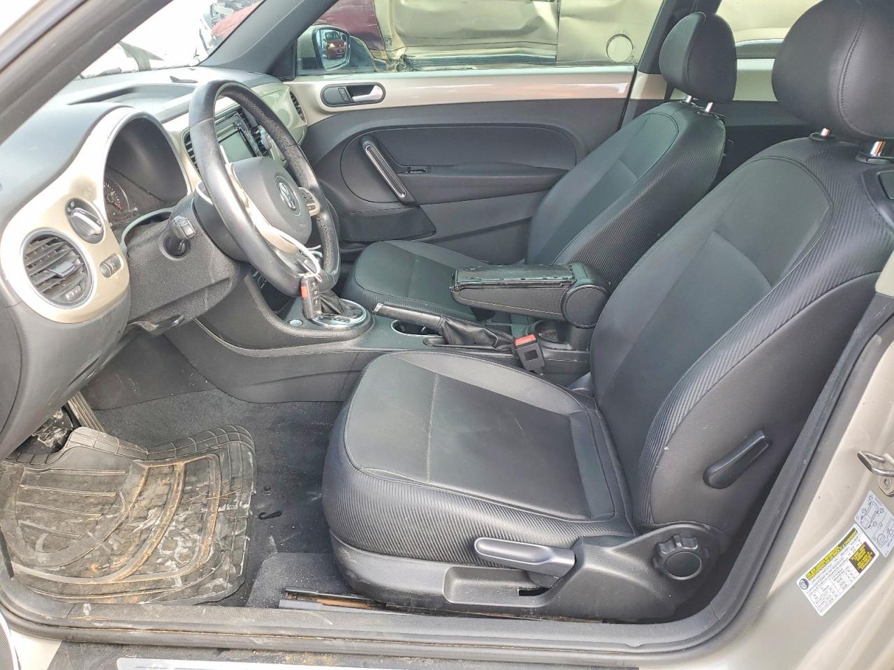 2012 VOLKSWAGEN Beetle