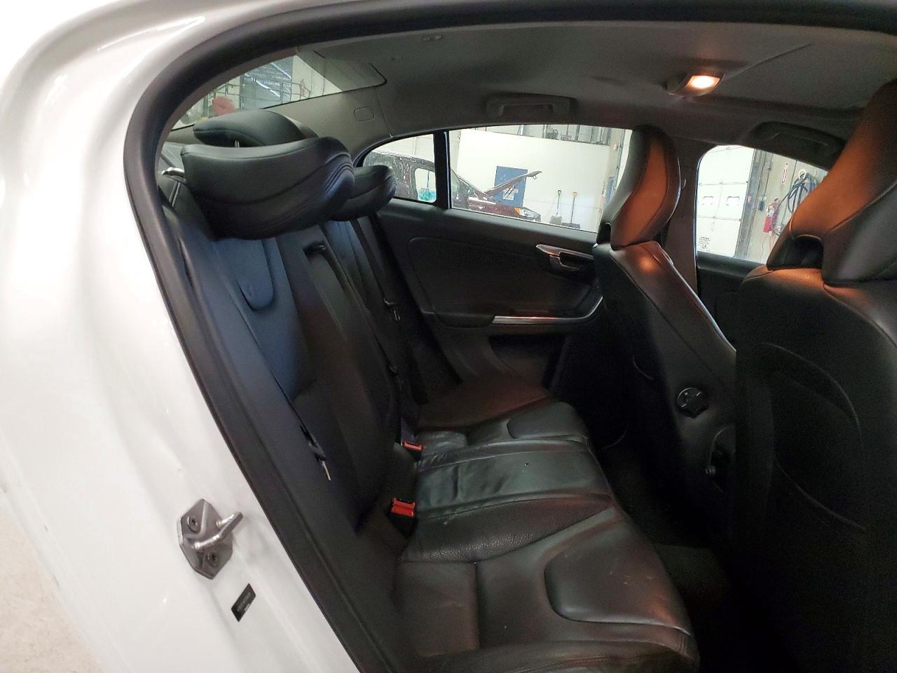 2014 VOLVO S60
