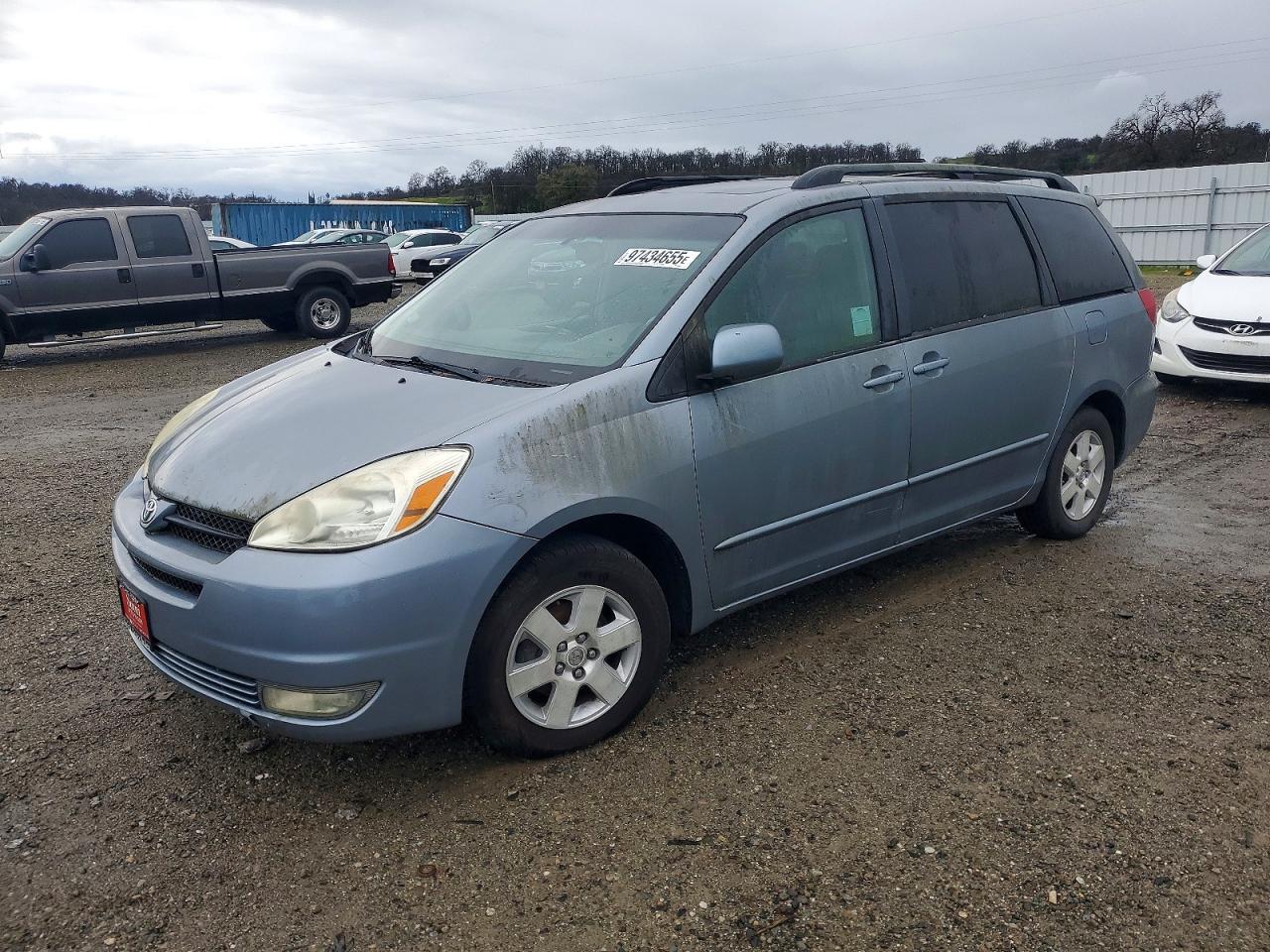 2004 TOYOTA SIENNA