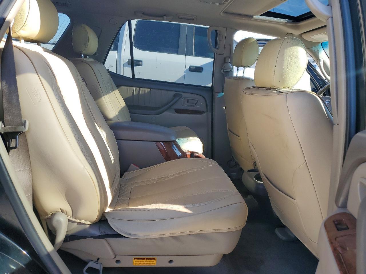 2005 TOYOTA Sequoia