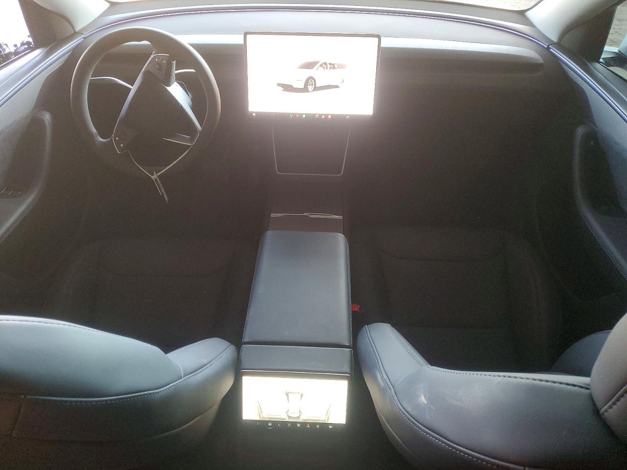 2026 TESLA MODEL Y