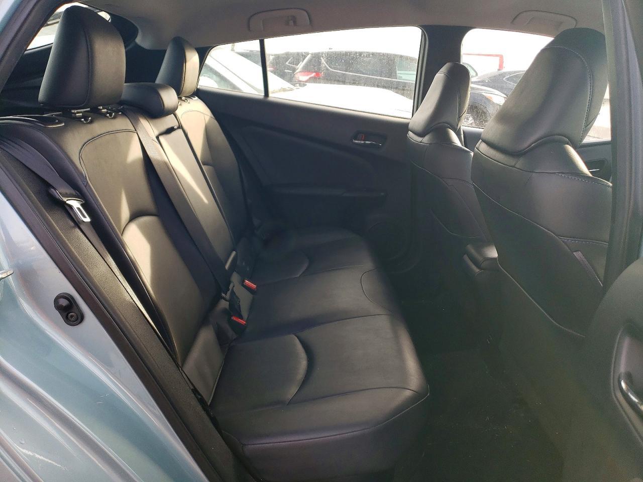 2017 TOYOTA PRIUS