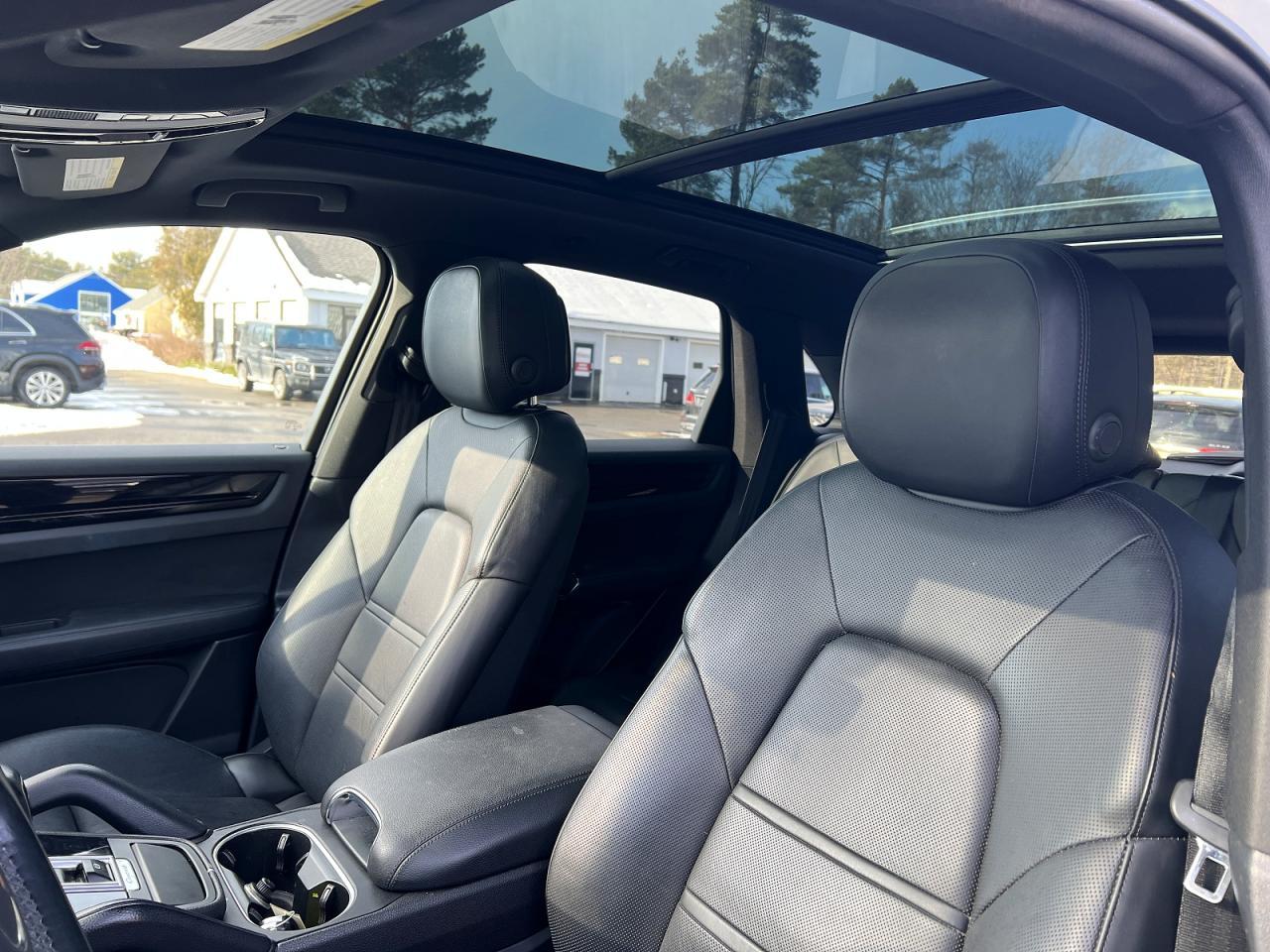 2019 PORSCHE CAYENNE