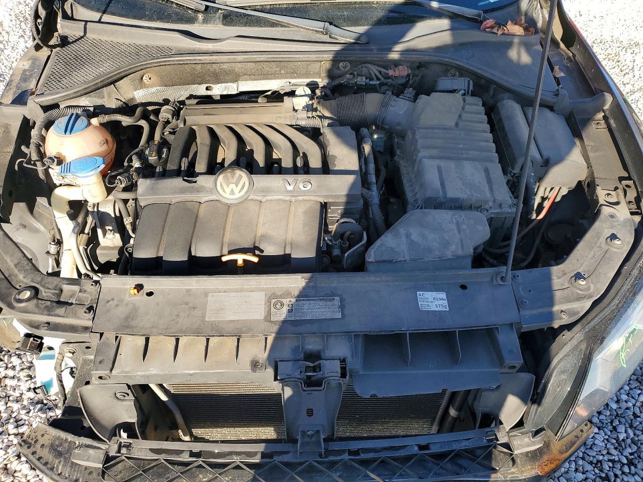 2012 VOLKSWAGEN Passat