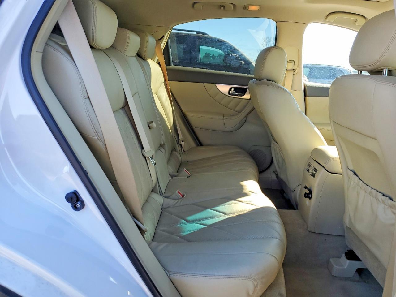 2010 INFINITI FX35