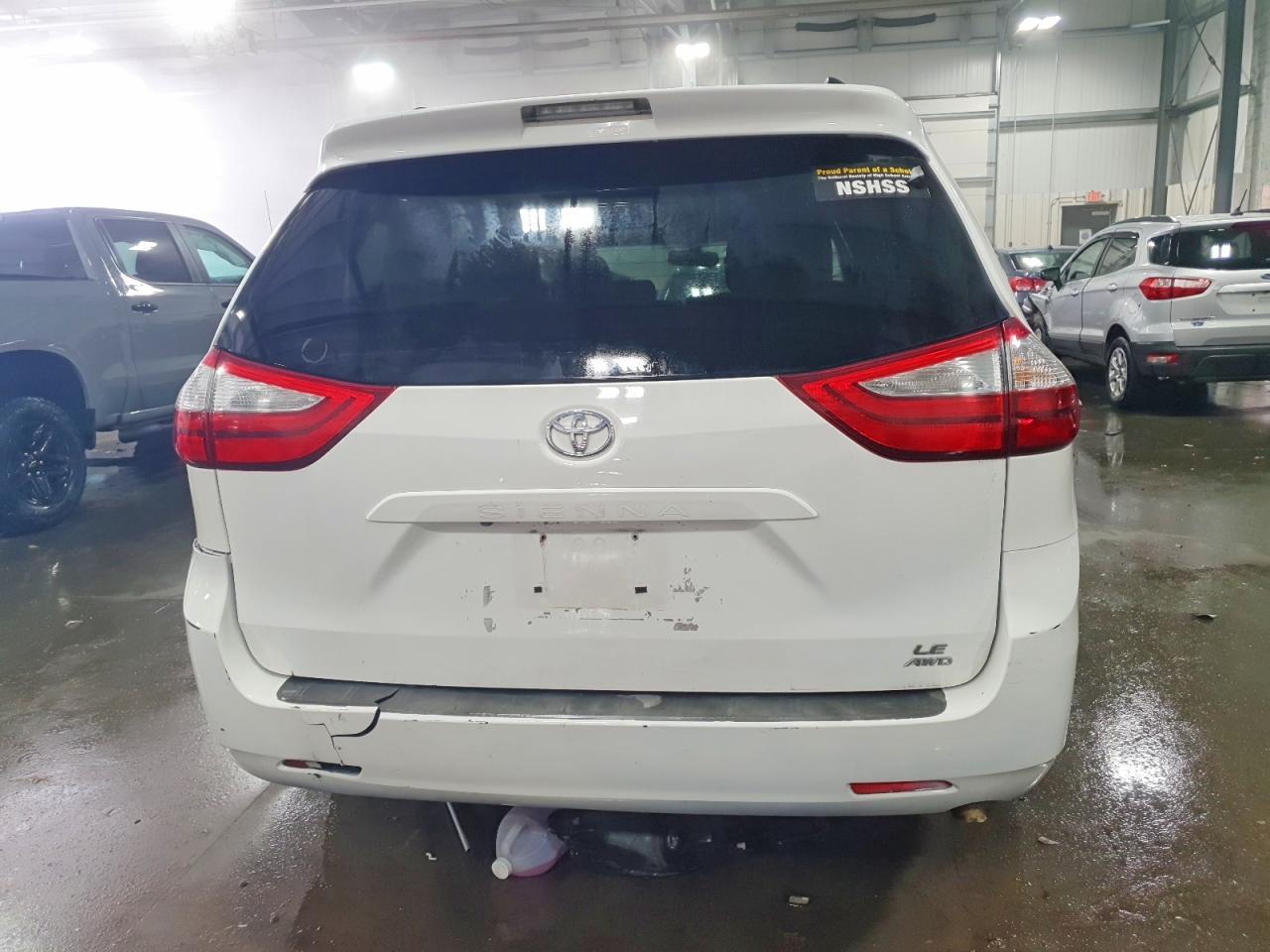 2015 TOYOTA SIENNA
