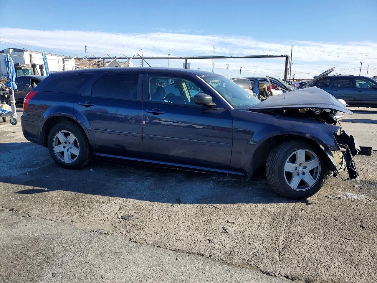 2005 DODGE MAGNUM