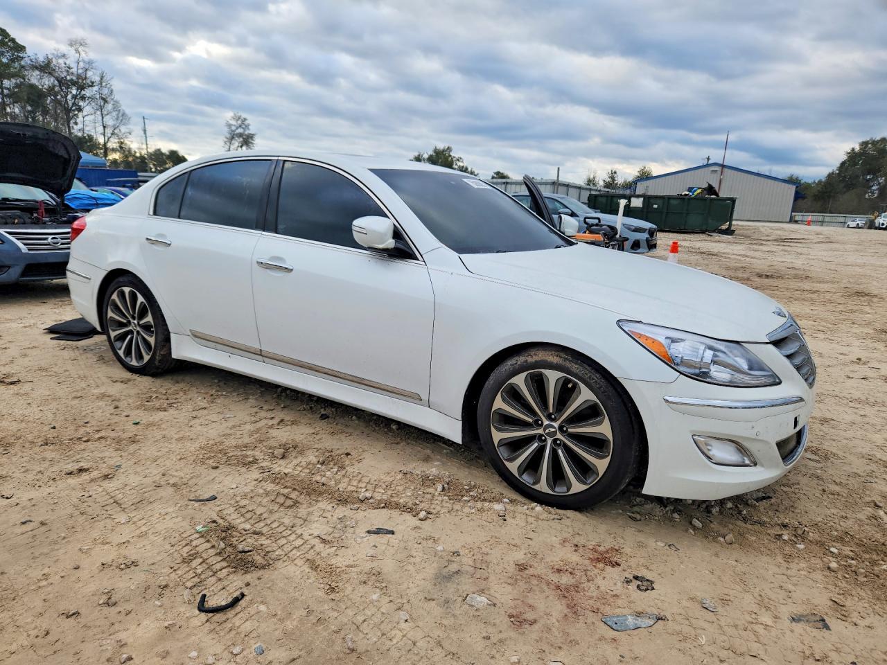 2013 HYUNDAI GENESIS