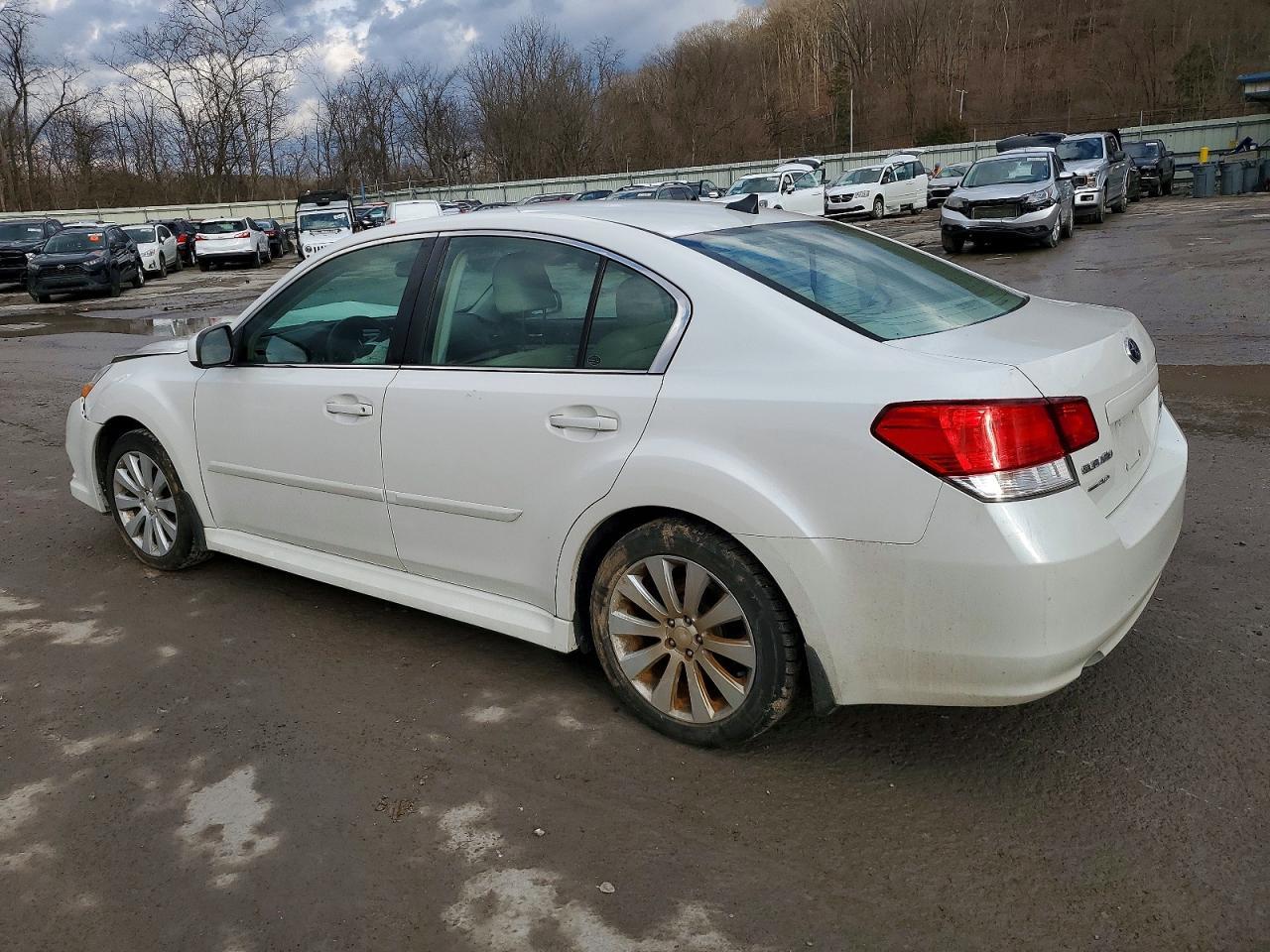 2011 SUBARU Legacy