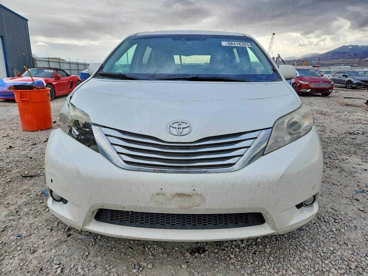 2012 TOYOTA SIENNA