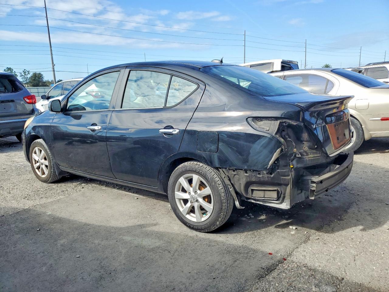 2012 NISSAN VERSA