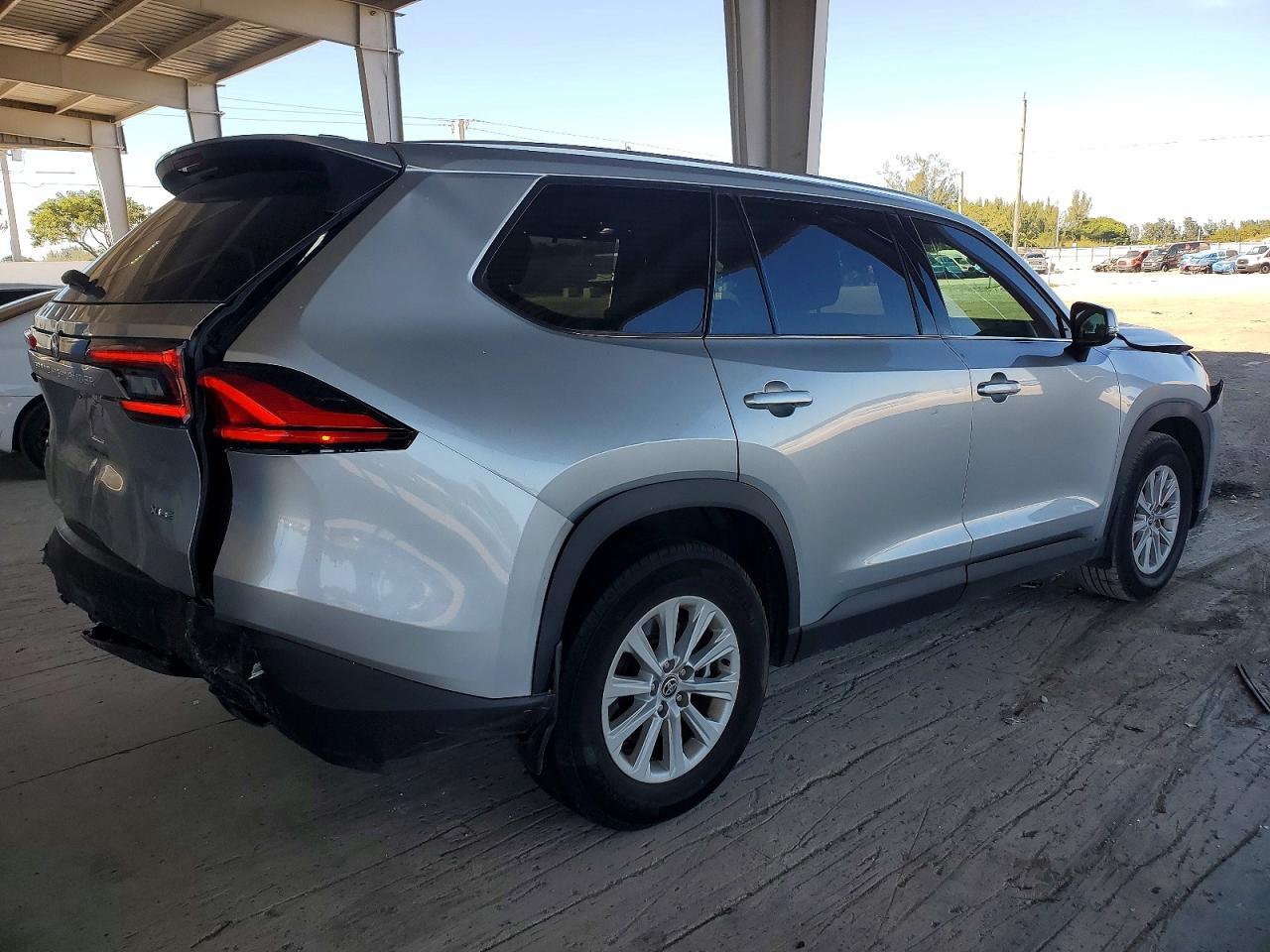 2024 TOYOTA HIGHLANDER