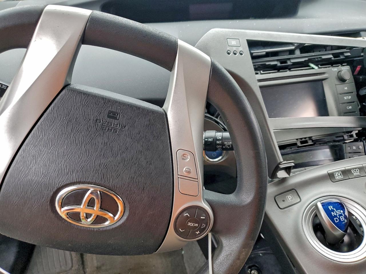 2015 TOYOTA PRIUS